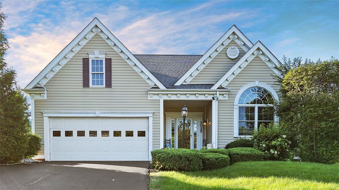 Property Photo:  1025 Brookfield Dr  PA 15102