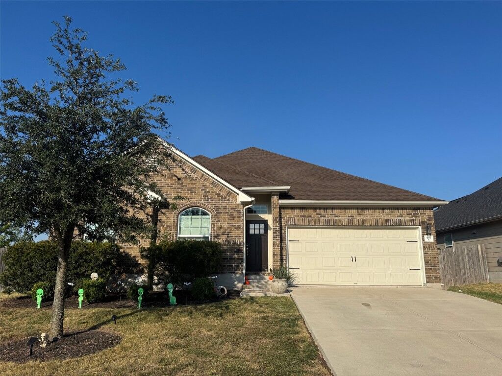 Property Photo:  401 Hyltin Street  TX 78634