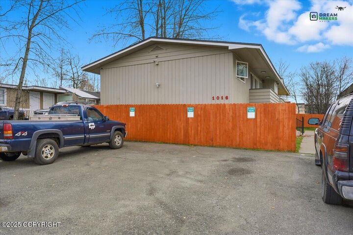 Property Photo: 1016 W 25th Avenue AK 99503