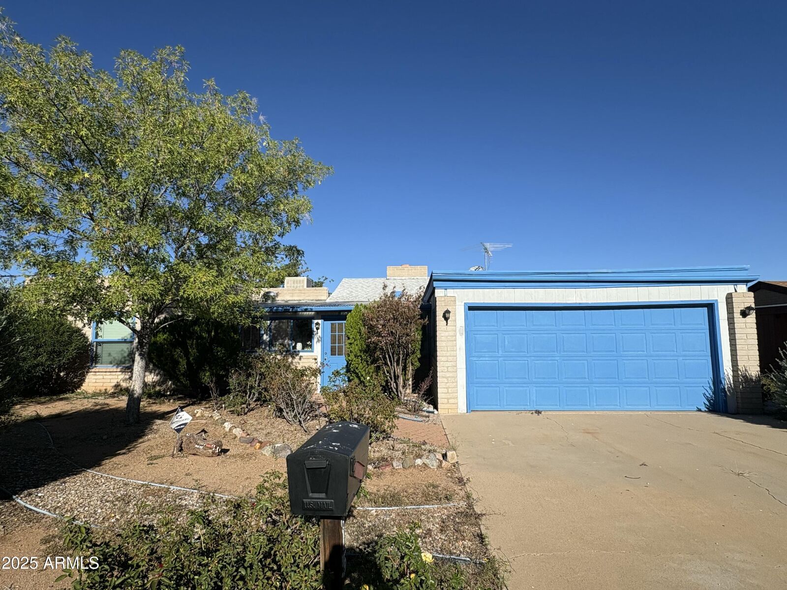 Property Photo:  615 Steppe Place  AZ 85635 