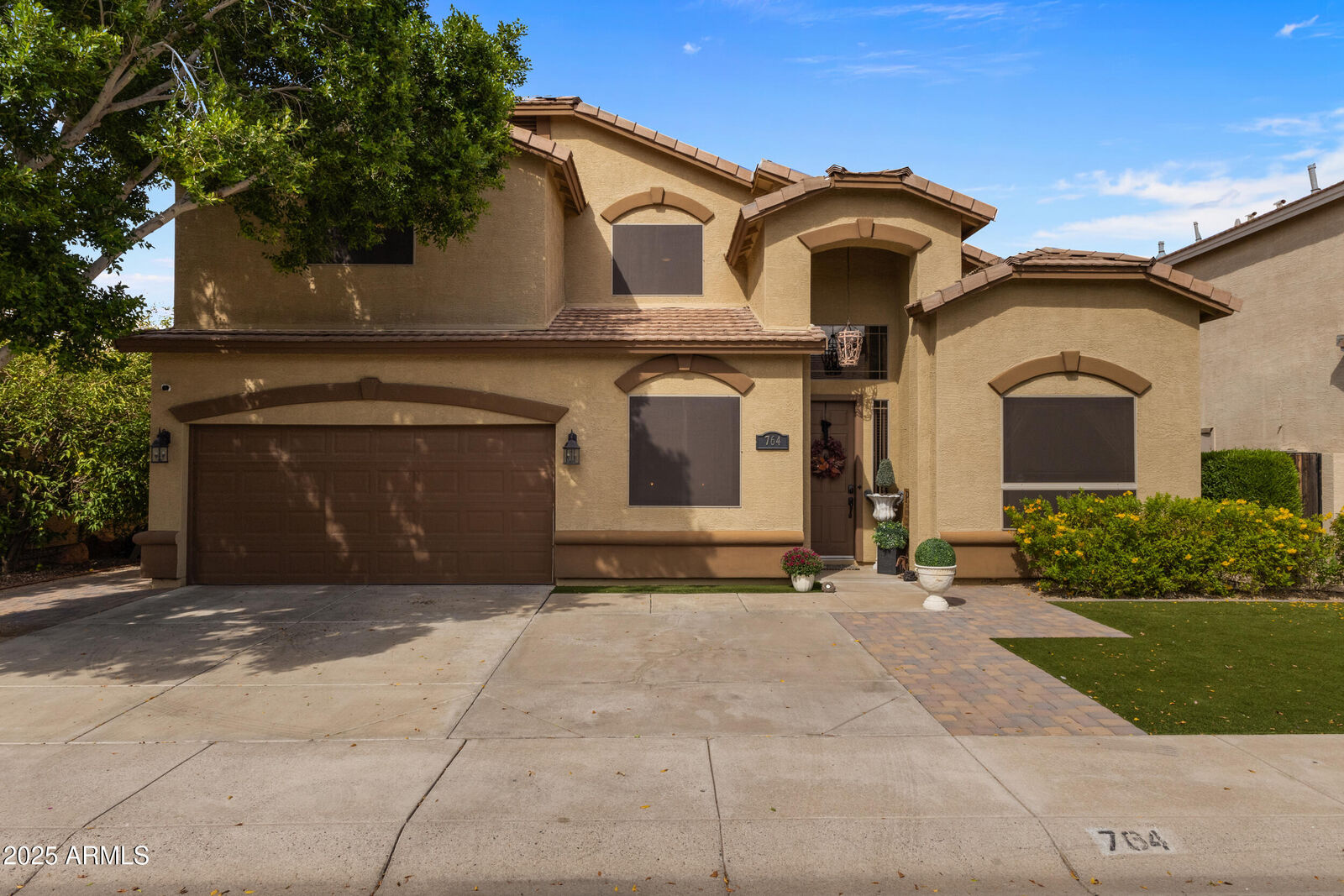 Property Photo:  764 E Irma Lane  AZ 85024