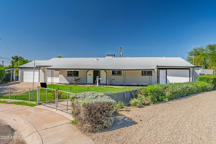 Property Photo:  2910 N 60th Drive  AZ 85033