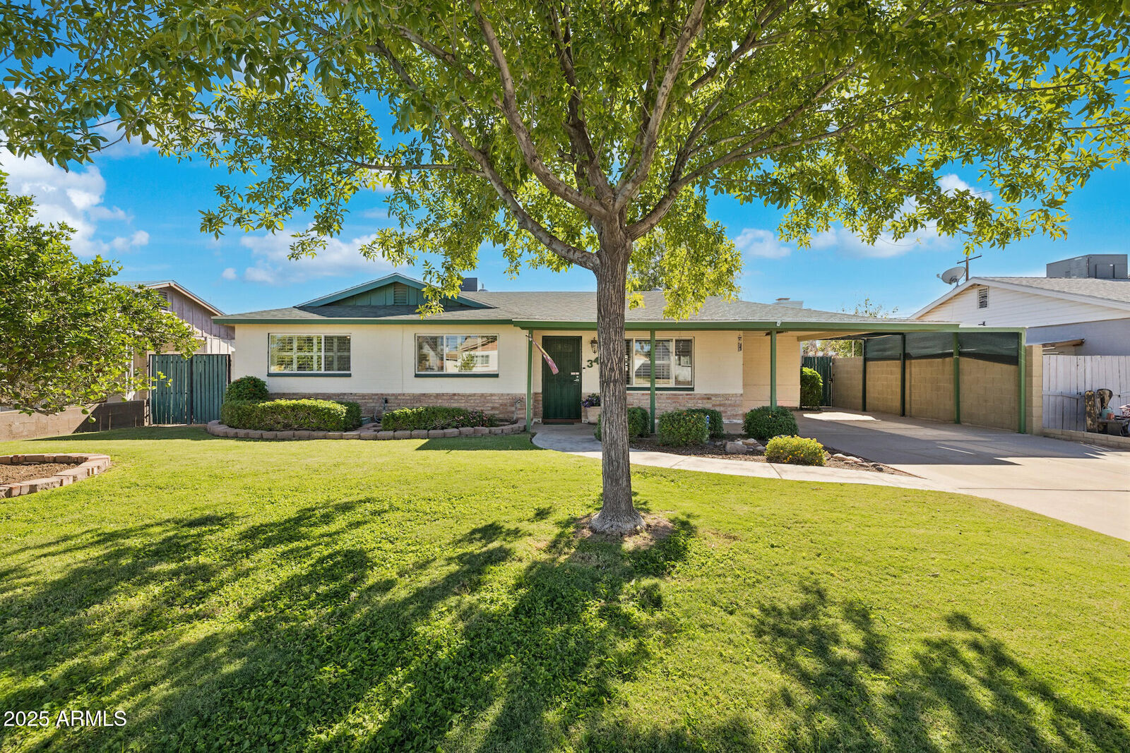 Property Photo:  345 E McKinley Street  AZ 85288