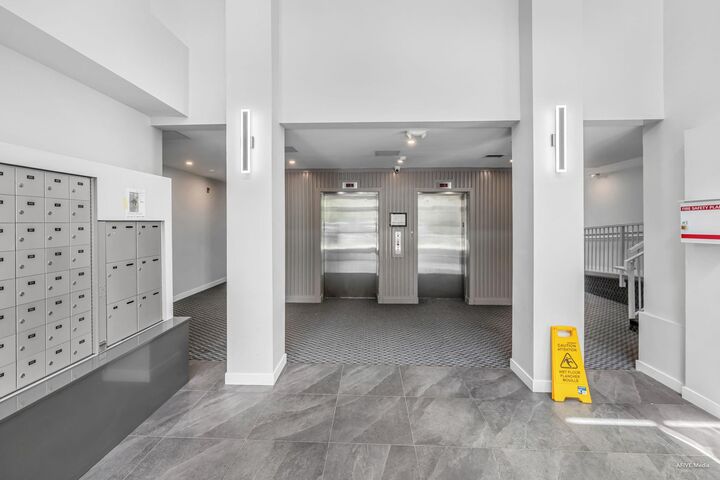 Photo de la propriété:  14225 103A Avenue 314  BC V3T 1T1