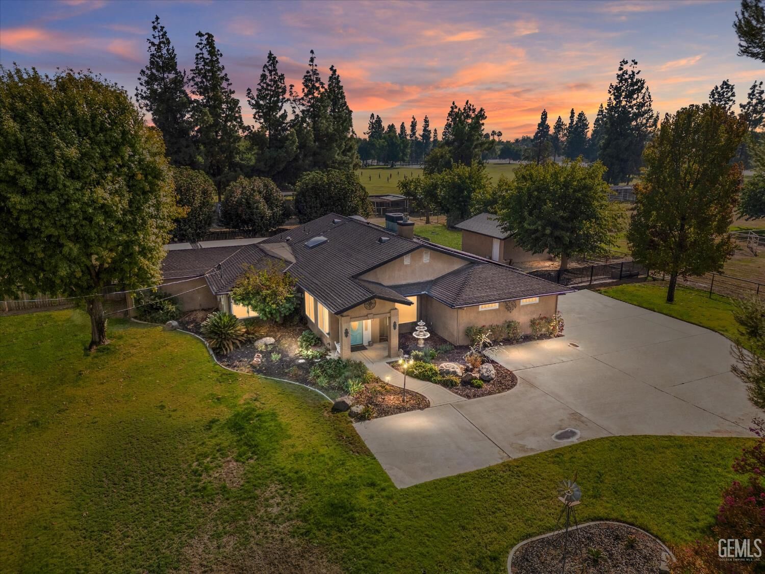 Property Photo: 1334 Renfro Road CA 93314