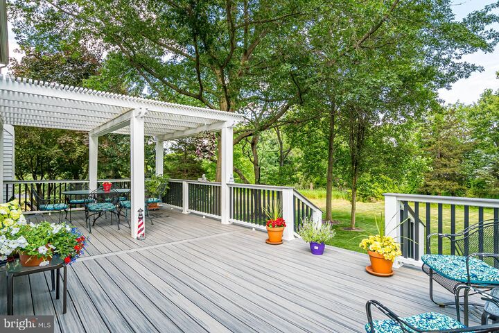 Property Photo:  3 Clinton Court  NJ 08824