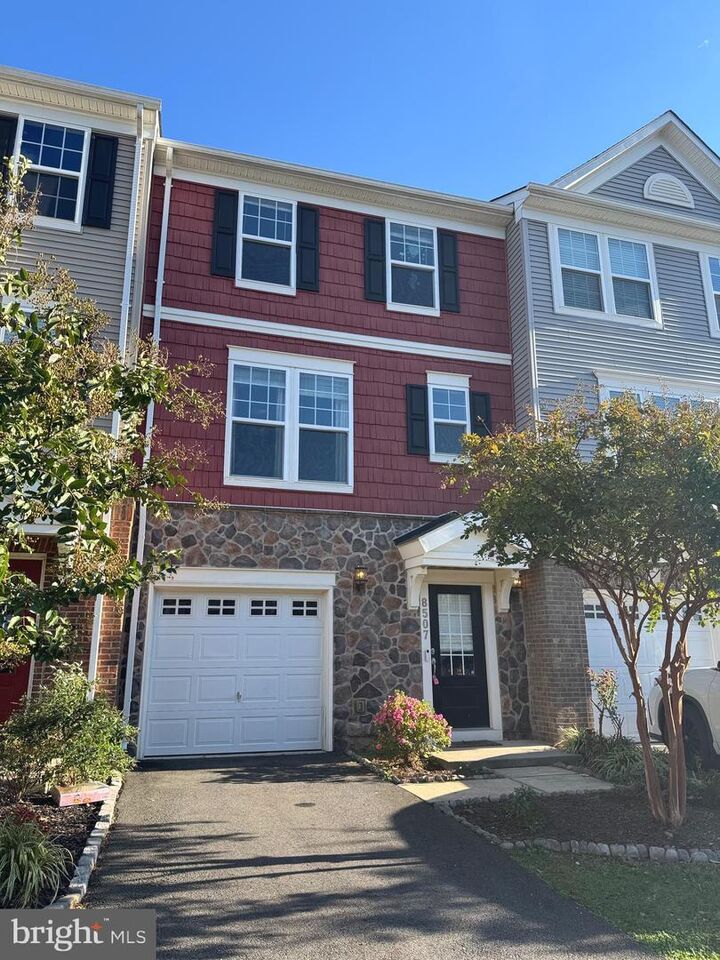 8507 Craggan Lane  Manassas VA 20109 photo