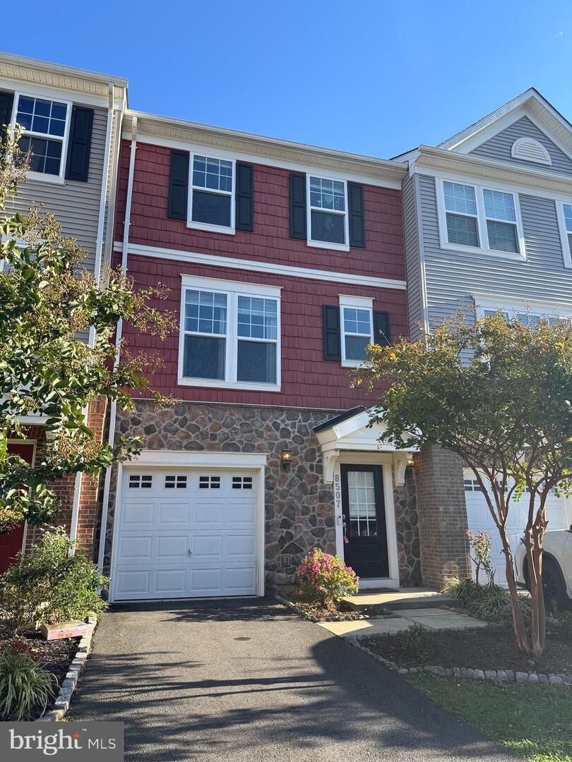 Property Photo:  8507 Craggan Lane  VA 20109
