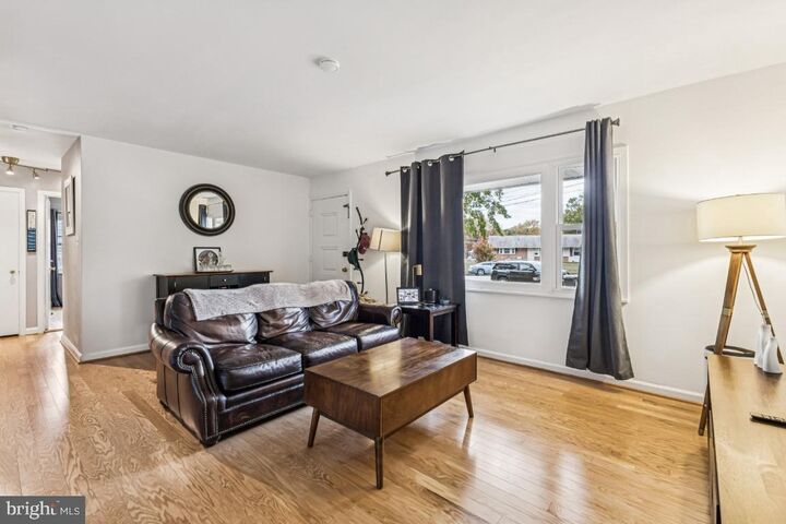 Property Photo: 7309 Piper Court VA 22306