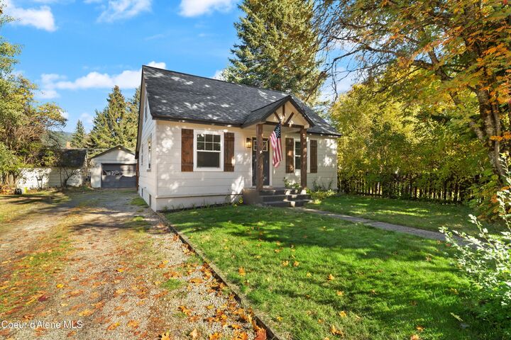 Property Photo:  406 E Larch Ave  ID 83849