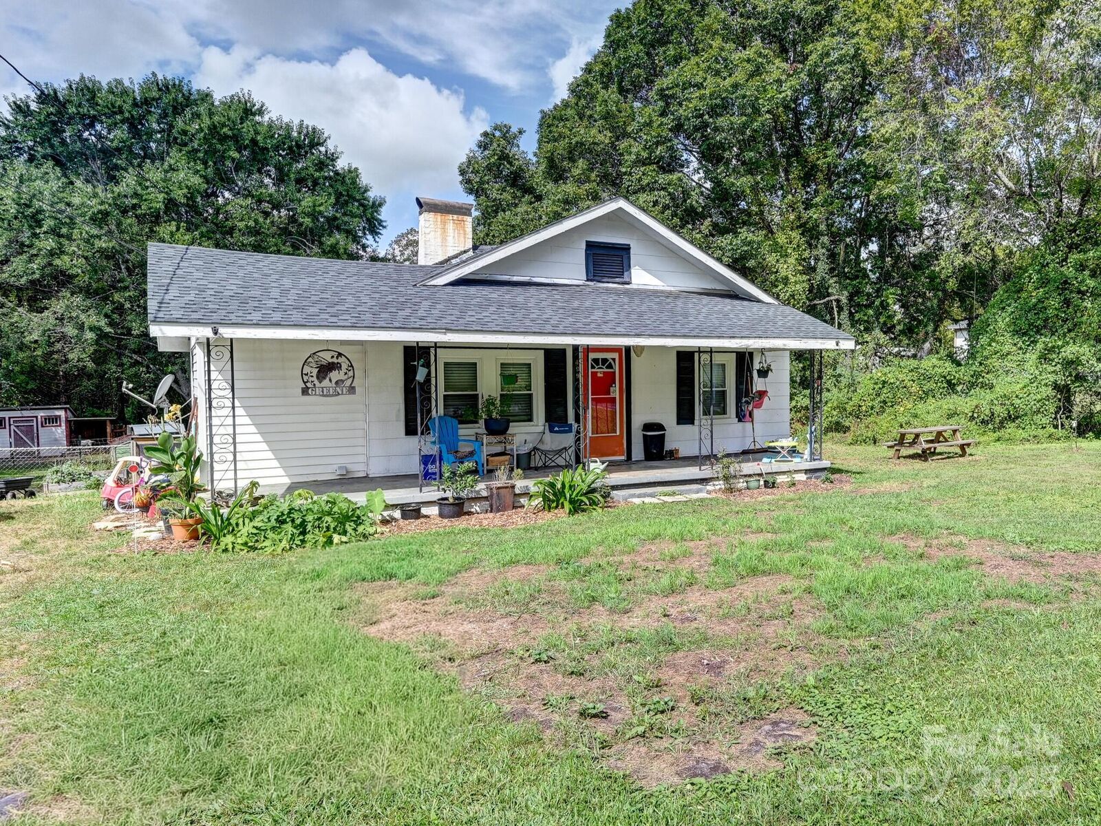 Property Photo: 499 Oak Grove Road NC 28731