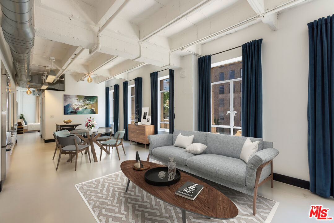 Property Photo: 6253 Hollywood Blvd CA 90028