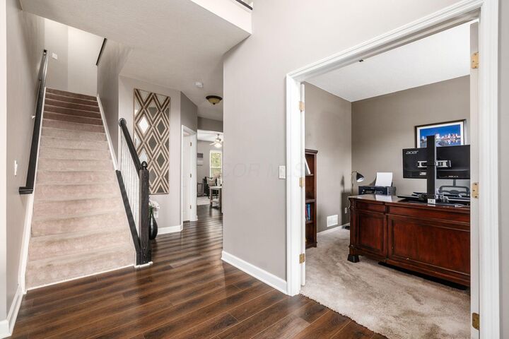 Property Photo:  2160 Pleasant Colony Drive  OH 43035