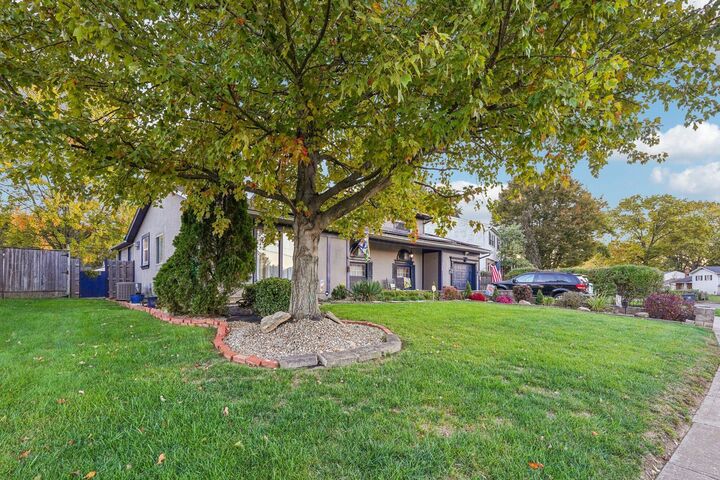 Property Photo:  300 Dunbarton Road  OH 43230 