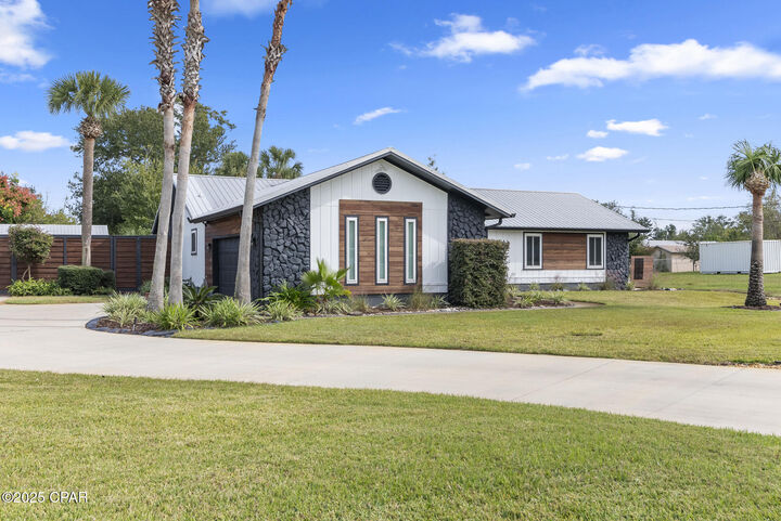 Property Photo:  2802 Jamedon Drive  FL 32405 