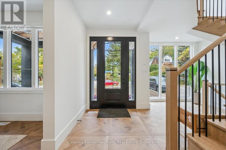 Property Photo:  126 Oxford Street  ON N1H 2M7 