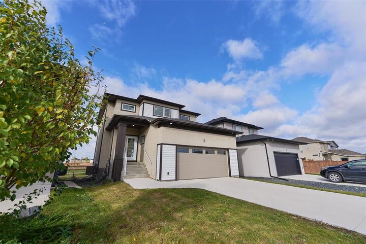 Property Photo:  8 Berry Hill Road  MB R3Y 2A5