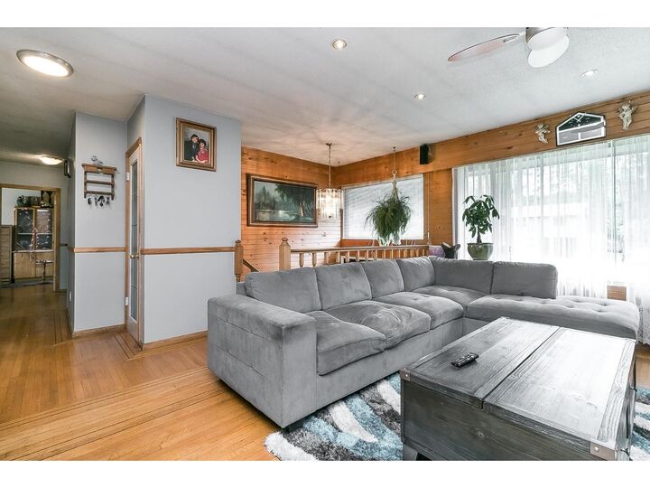 Photo de la propriété:  11405 92  BC V4C 3K8