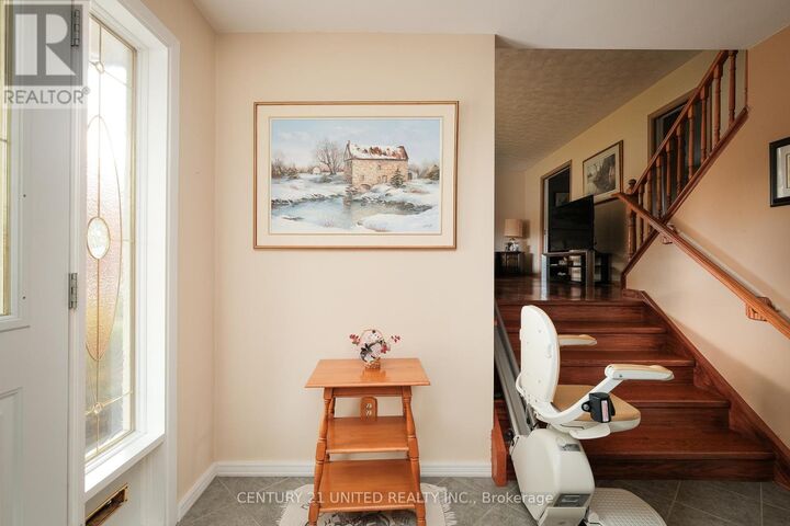 Photo de la propriété:  788 Cumberland Avenue  ON K9H 7B2 