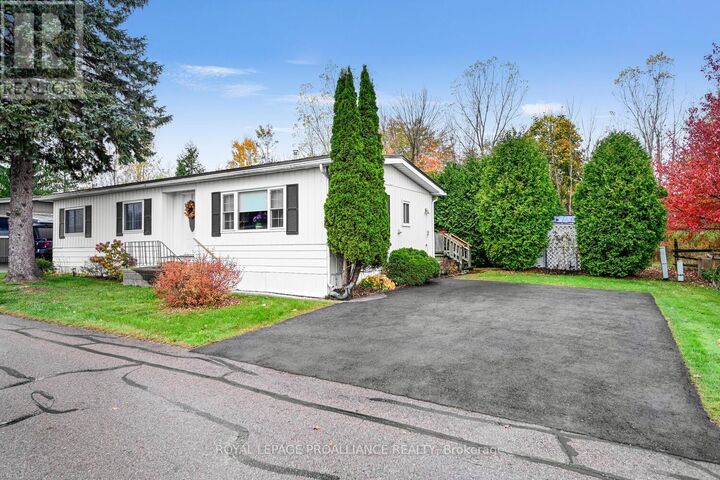 Property Photo:  1871 Oxford Avenue 36  ON K6V 7B5 