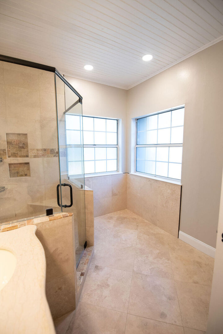 Property Photo: 4565 Parkwood Court FL 32578