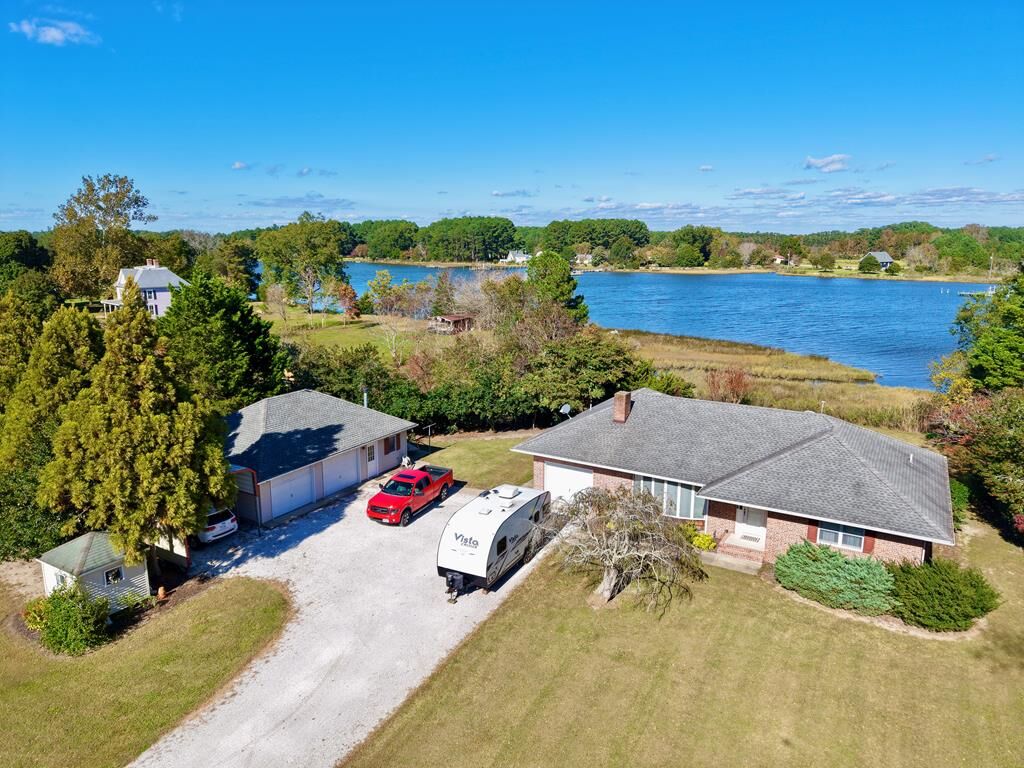 Property Photo: 18095 Plantation Rd VA 23417