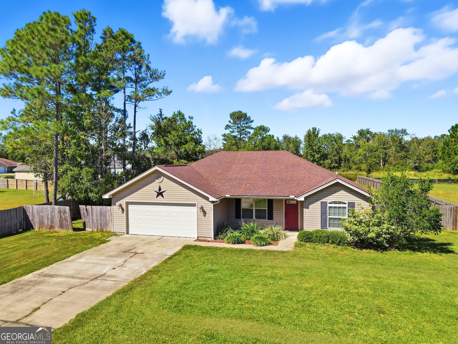 Property Photo:  19 Abby Road  GA 31523 