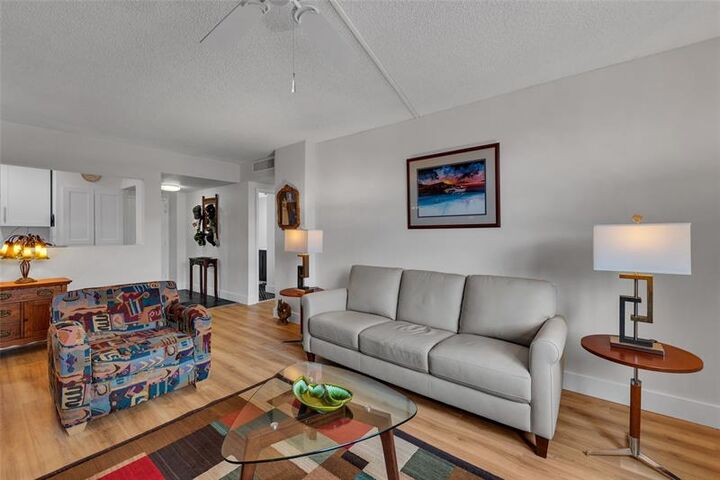 Property Photo:  6000 NE 22 Way 1E  FL 33308
