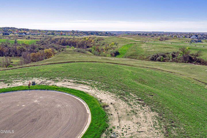 Property Photo:  4201 Ruminant Circle  ND 58503 