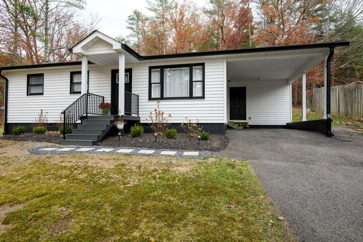 Property Photo:  228 Rip Van Winkle Rd  WV 24986 