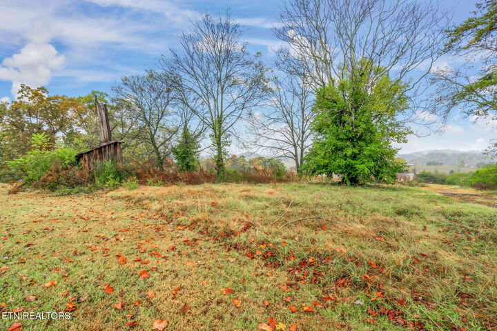 Property Photo:  1965 Old Sinking Creek Rd  TN 37742