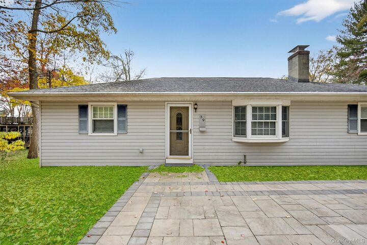 Property Photo:  39 West Avenue  NY 10579