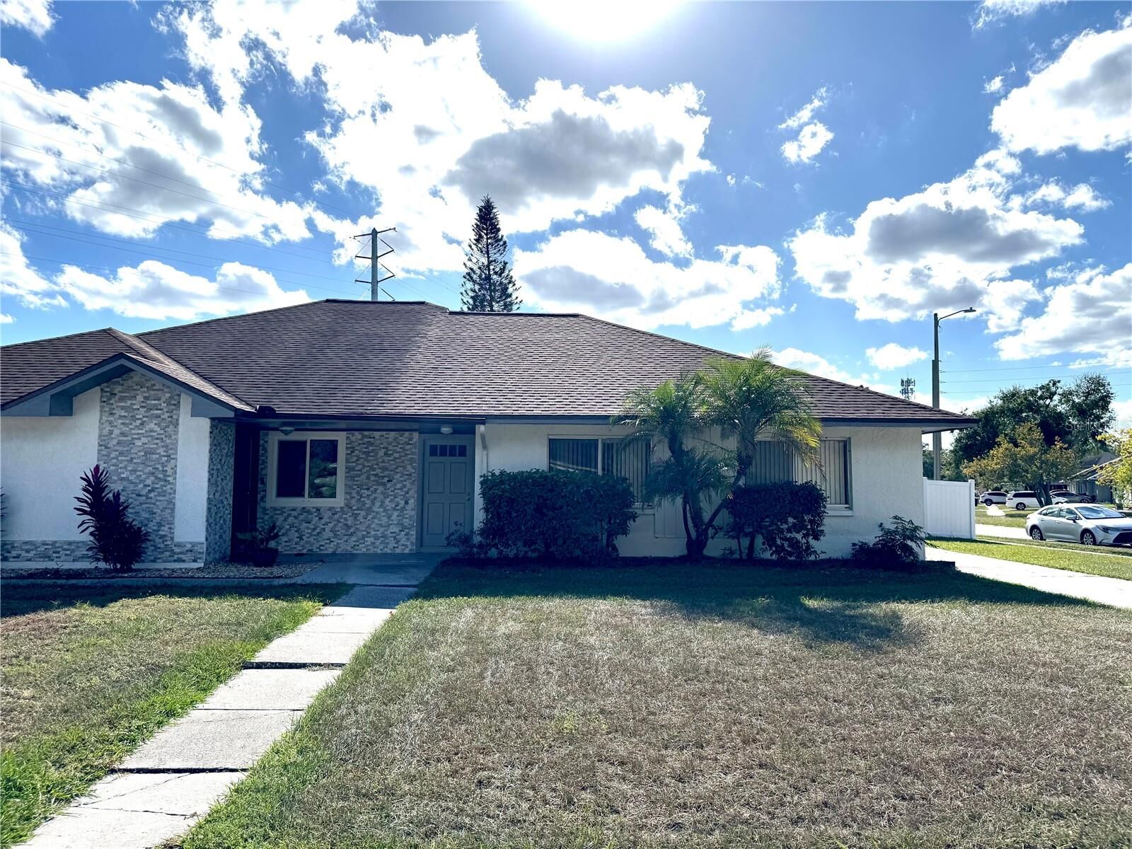 Property Photo:  3433 Laurel Dale Drive  FL 33618