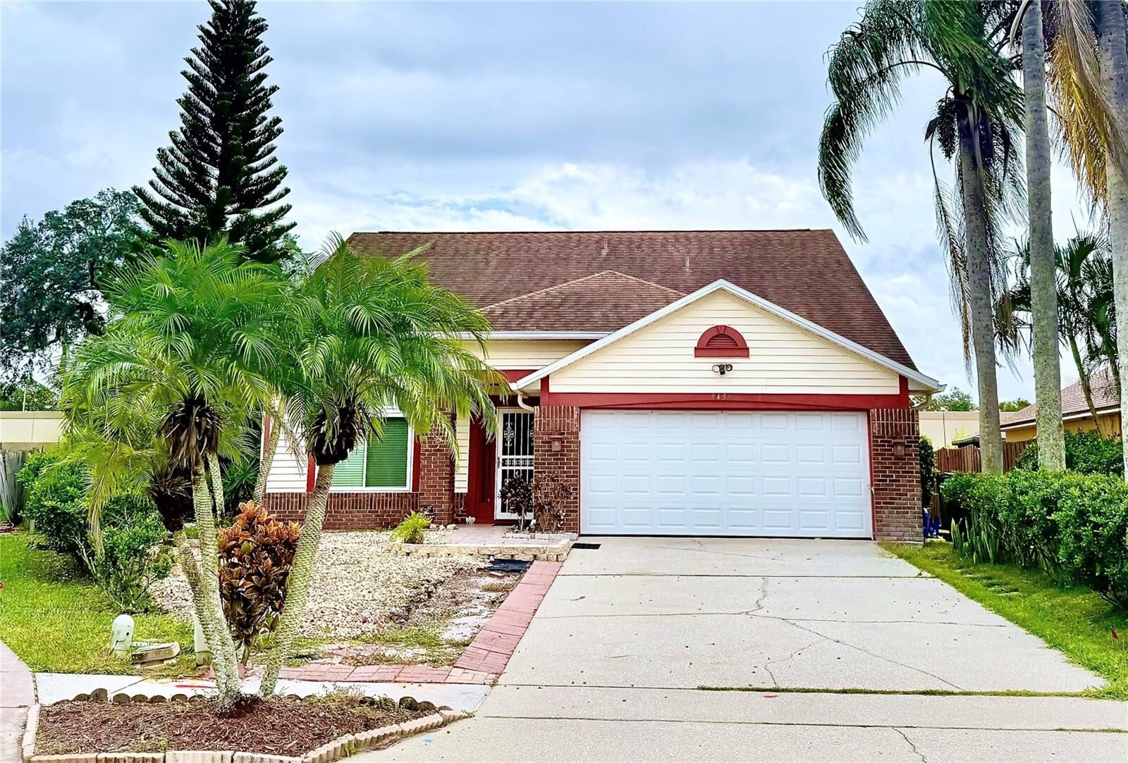 Property Photo:  9450 Telfer Run  FL 32817