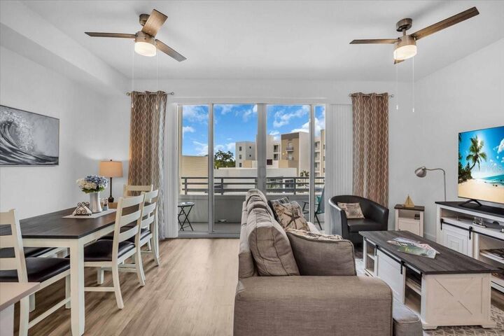 Property Photo:  1703 N Tamiami Trail 304  FL 34234