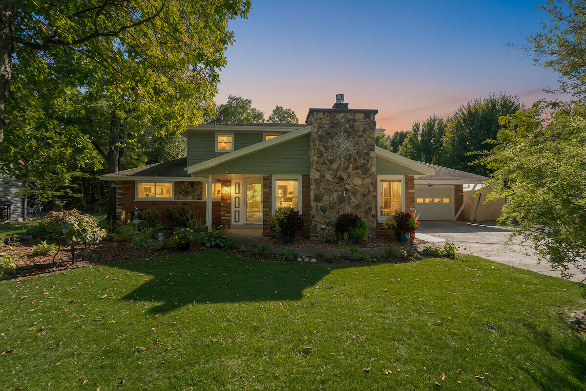 Property Photo:  3267 W Skamra Ave  WI 53132