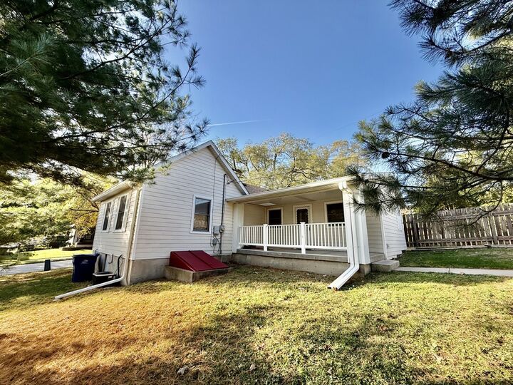 Property Photo: 422 Chartres Street IL 61301