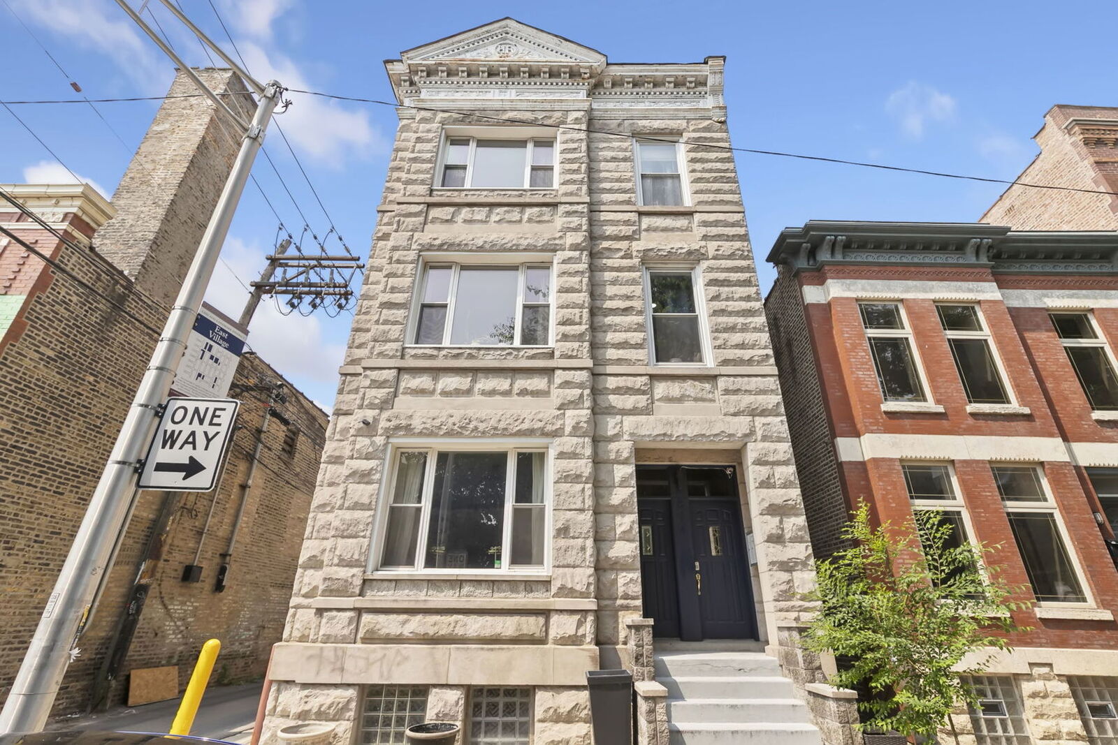 Property Photo:  814 N Hermitage Avenue  IL 60622 