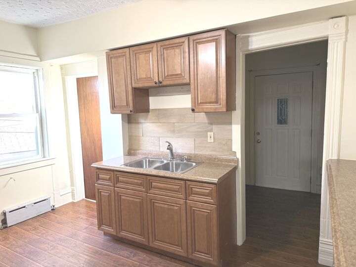 Property Photo:  1723 Emerson Street 1  IL 60201 