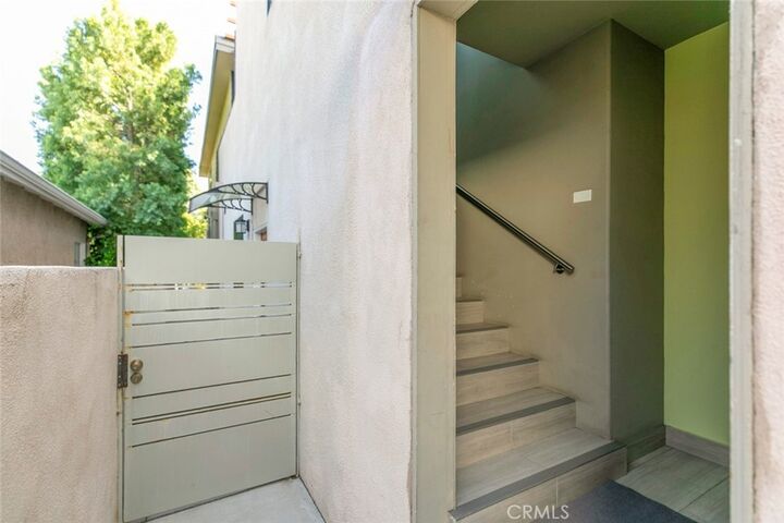 Property Photo:  5222 Lennox 1/2  CA 91401