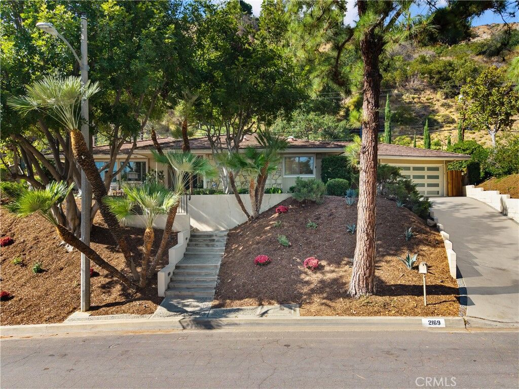 Property Photo:  2169 Highland Vista  CA 91006