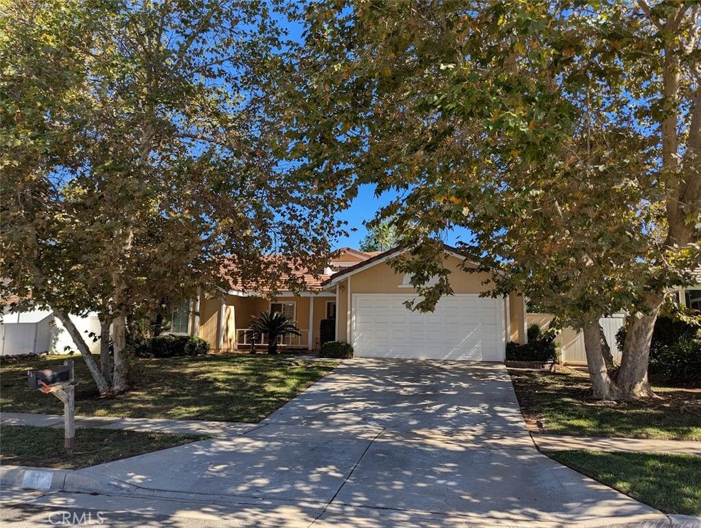 Property Photo:  210 Auburn Court  CA 92374