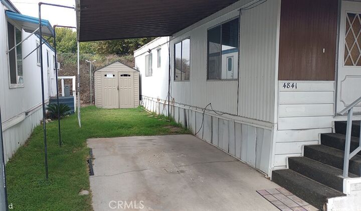 Property Photo:  4841 Holly Ave  CA 90805 
