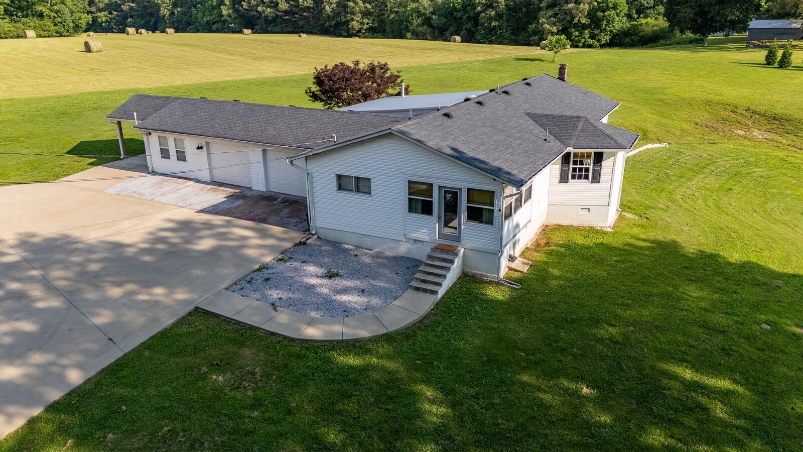 Property Photo:  876 W Point Rd  TN 38464