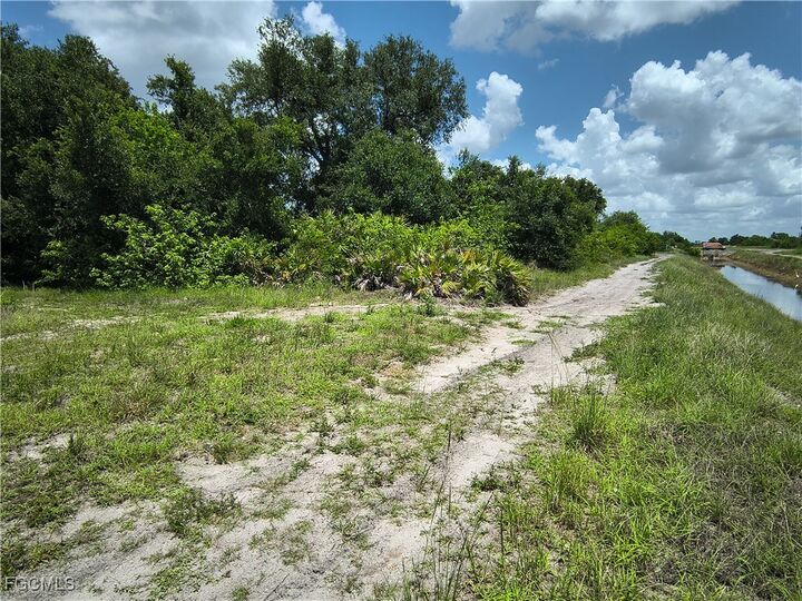 Property Photo: 3700 25th Street SW FL 33976