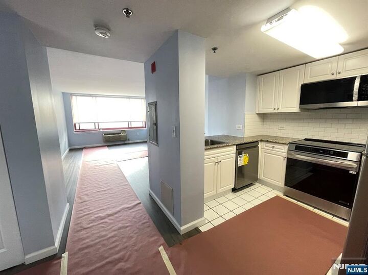 Property Photo:  100 Old Palisade Road 1103  NJ 07024