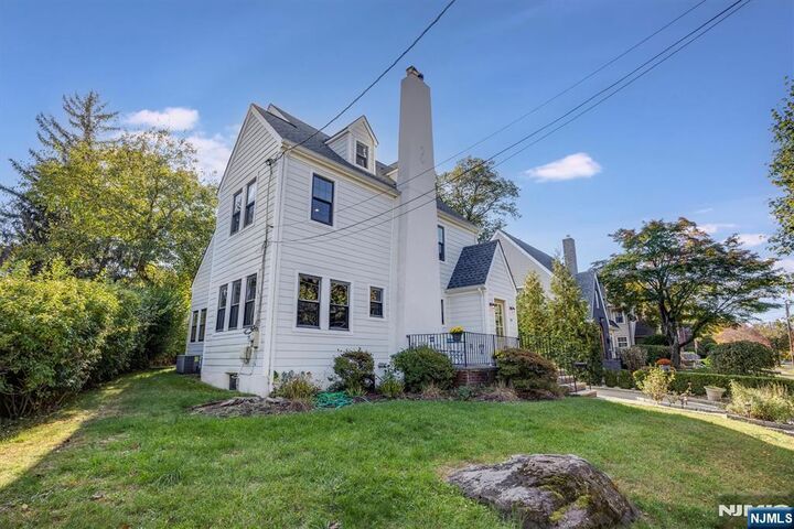 19 Harding Road  Glen Rock NJ 07452 photo