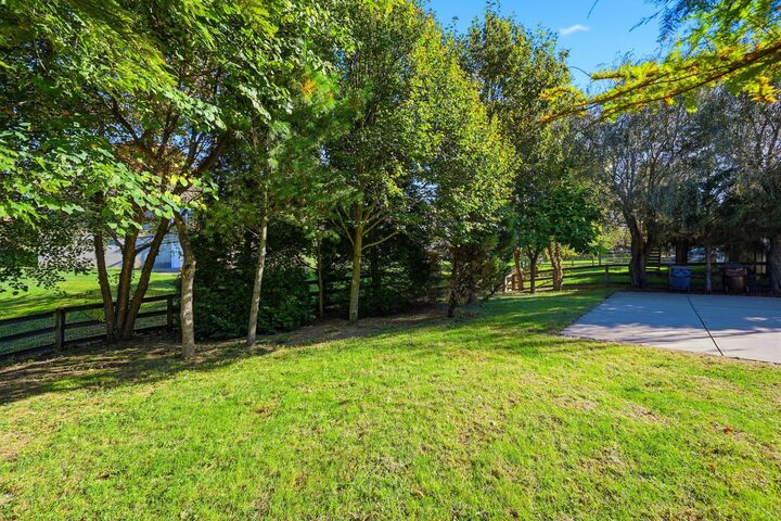 Property Photo:  1083 Breckenridge Lane  KY 41048