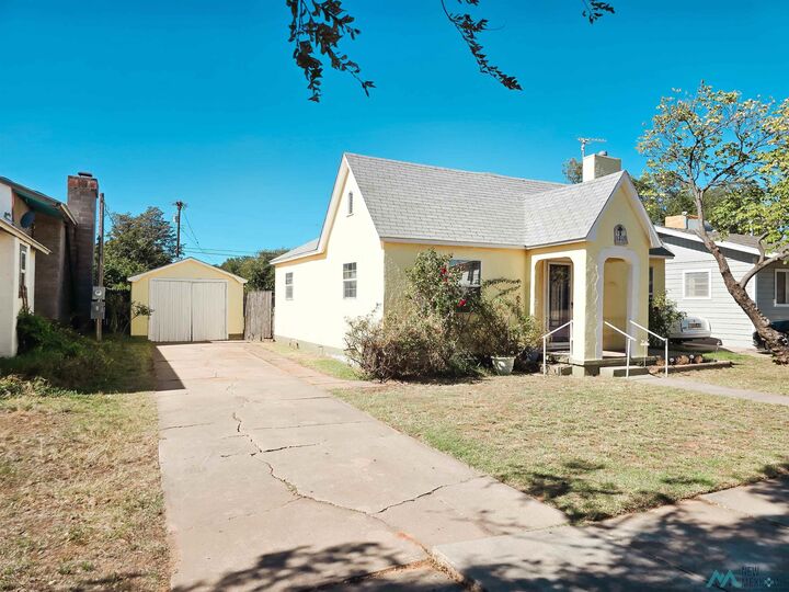 Property Photo:  1208 Ross  NM 88101