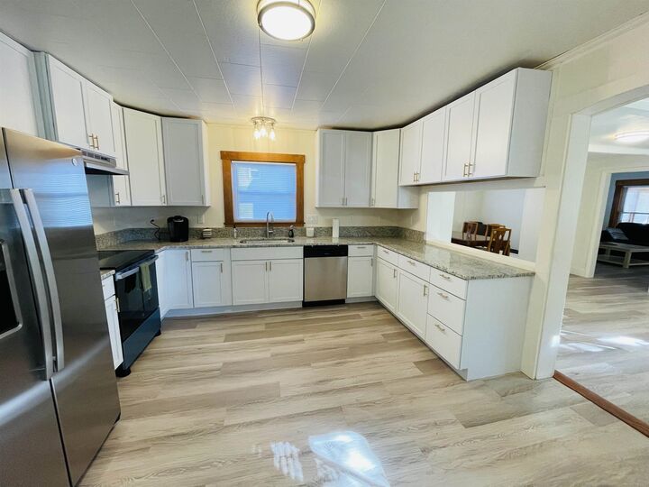 17 Arch Street  Laconia NH 03246 photo